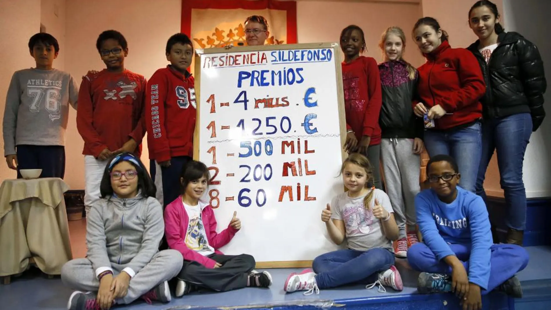 Algunos de los 22 niños elegidos este año para repartir suerte y felicidad en el Sorteo de la Lotería de Navidad.