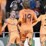 Pepe y Modric corren a felicitar a Ronaldo por su gol y por su récord