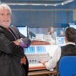 El subdirector general de la RTVA, Joaquín Durán, en los estudios de Canal Sur Radio
