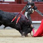 Buen natural de Juan Ortega, ayer, en Las Ventas