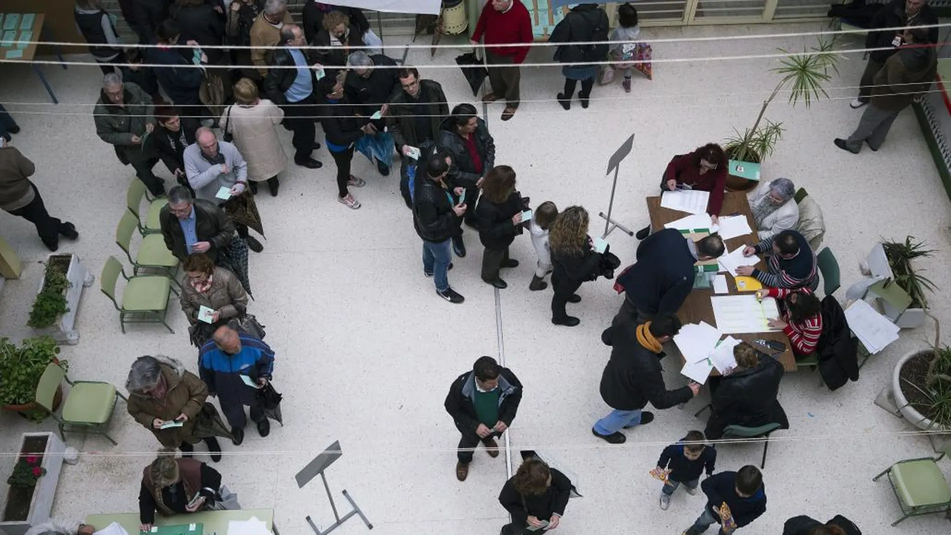 Colegio de Málaga una jornada de votación
