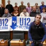 CIRCO EN EL PARLAMENTO VASCO: El PP reclamó ayer que se modifique el reglamento del Parlamento vasco para evitar que sus instalaciones sean utilizadas para hacer «propaganda política», después de que EH Bildu grabara esta semana un vídeo en el salón de plenos en apoyo de la manifestación de hoy en Bilbao en defensa de los derechos de los presos de ETA.