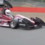 Una carrera de coches para los futuros ingenieros