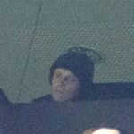 El exentrenador del FC Barcelona Tito Vilanova (c) en el palco durante el partido disputado entre el Barcelona y el Getafe.