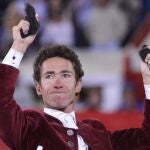 Leonardo Hernández, doble trofeo en su debut en México