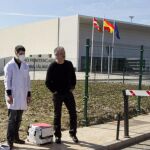 Miembros de la plataforma de apoyo a los presos de ETA en la prisión alavesa de Zaballa