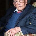 F. Rodríguez Adrados: «En Cataluña juegan a ser dirigentes de una nación»