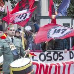 El ceremonial de la fiesta de la Toma de Granada con su liturgia cívico-religiosa se suma, desde hace ya algunos años, a las protestas a favor y en contra de la celebración de la conmemoración de la conquista