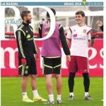 Los compañeros arropan a Casillas