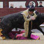 David Mora, corneado de manera escalofriante por el primero de la tarde del martes