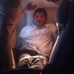 Imagen del detenido tomada por un pasajero