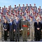 Una foto de familia puso fin al acto de bienvenida de los soldados