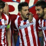 Los jugadores del Atlético de Madrid Adrián (d), David Villa (c) y Gabi celebran el gol marcado por su compañero Koke Resurrección al FC Barcelona.