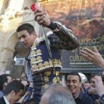 Manzanares sale a hombros del Coliseo Romano de Arles