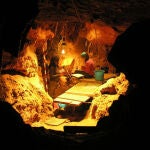 Galería del Osario de la cueva de El Sidrón, vista desde el fondo