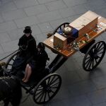 El ataúd de Ricardo III camino de su último enterramientoReuters