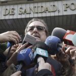 El presidente de Facme, Carlos Macaya, después de asistir a la reunión que han mantenido en el Ministerio de Sanidad