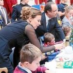 El presidente galo posó por última vez junto a su pareja oficial, Valérie Trierweilier, estas Navidades en el Elíseo