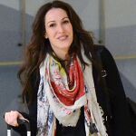 La cantante Malú en el aeropuerto