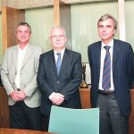 El presidente de la CCMA, Bauli Duart, secundado por Eugeni Sallent y Fèlix Riera, directores de TVC y Catalunya Ràdio
