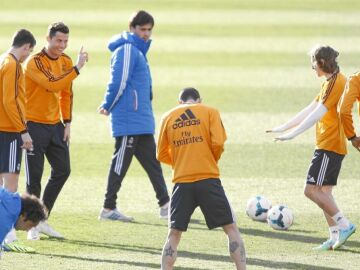 Cristiano Ronaldo, en el entrenamiento de ayer en Valdebebas
