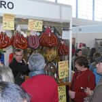 Durante tres días, en los 105 puestos se pueden encontrar las mejores delicias de la artesanía serrana