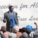 «Mandela: del mito al hombre»: El líder, sólo de medio lado