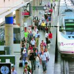El tren supera al avión en Sevilla