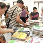 Educación convoca esta semana la solicitud de becas para libros de texto