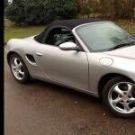 Los autores de la novela «Sexistencialismo» regalan un Porsche por Twitter