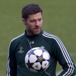 El Real Madrid hará todo lo posible para que Xabi Alonso no vacíe su taquilla de Valdebebas a final de temporada