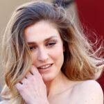 Julie Gayet posa a su llegada para ver la película "Un Chateau en Italie"(Un castillo en Italia) durante la 66 edición del Festival de Cine de Cannes de 2013