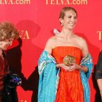 Con un mantón de manila en los premios T de «Telva» de 2010