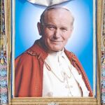 El tapiz de Juan Pablo II, al ser descubierto en San Pedro durante su beatificación