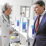 González inauguró ayer el nuevo centro de salud «Infante Don Luis de Borbón», en Boadilla del Monte