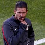 El entrenador argentino del Atlético de Madrid, Diego Simeone, durante el entrenamiento llevado a cabo esta tarde en el estadio Da Luz de Lisboa