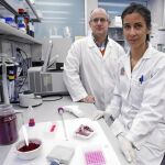 María Herranz y Vicente Micol del Instituto de Biología Molecular