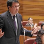 Nuevo cara a cara entre Óscar López (en la imagen, junto a Ana Redondo)
