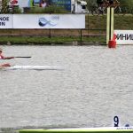 El palista balear Marcus Cooper (i) llega segundo a la meta tras el vigente subcampeón mundial de K-1 1.000 metros