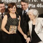 Amoraga, ayer, con Ana María Matute, en presencia de Lorenzo Silva y Andrés Trapiello