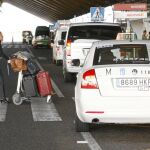 Los viajes al aeropuerto cuyo origen sea un punto situado en el exterior de la M-30 pagarán lo que indique el taxímetro al llegar a Barajas