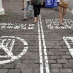 El carril para los adictos al móvil