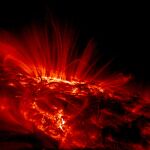 Un primer plano de mancha solar en luz ultravioleta, tomada por la nave espacial TRACE