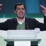 Juanma Moreno, durante su intervención hoy en la clausura de la presentación de los cabezas de lista andaluces.