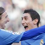 Modric y Di María celebran el tanto del argentino, el cuarto del Madrid
