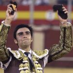 Perera salió a hombros con las dos orejas cortadas a su segundo toro