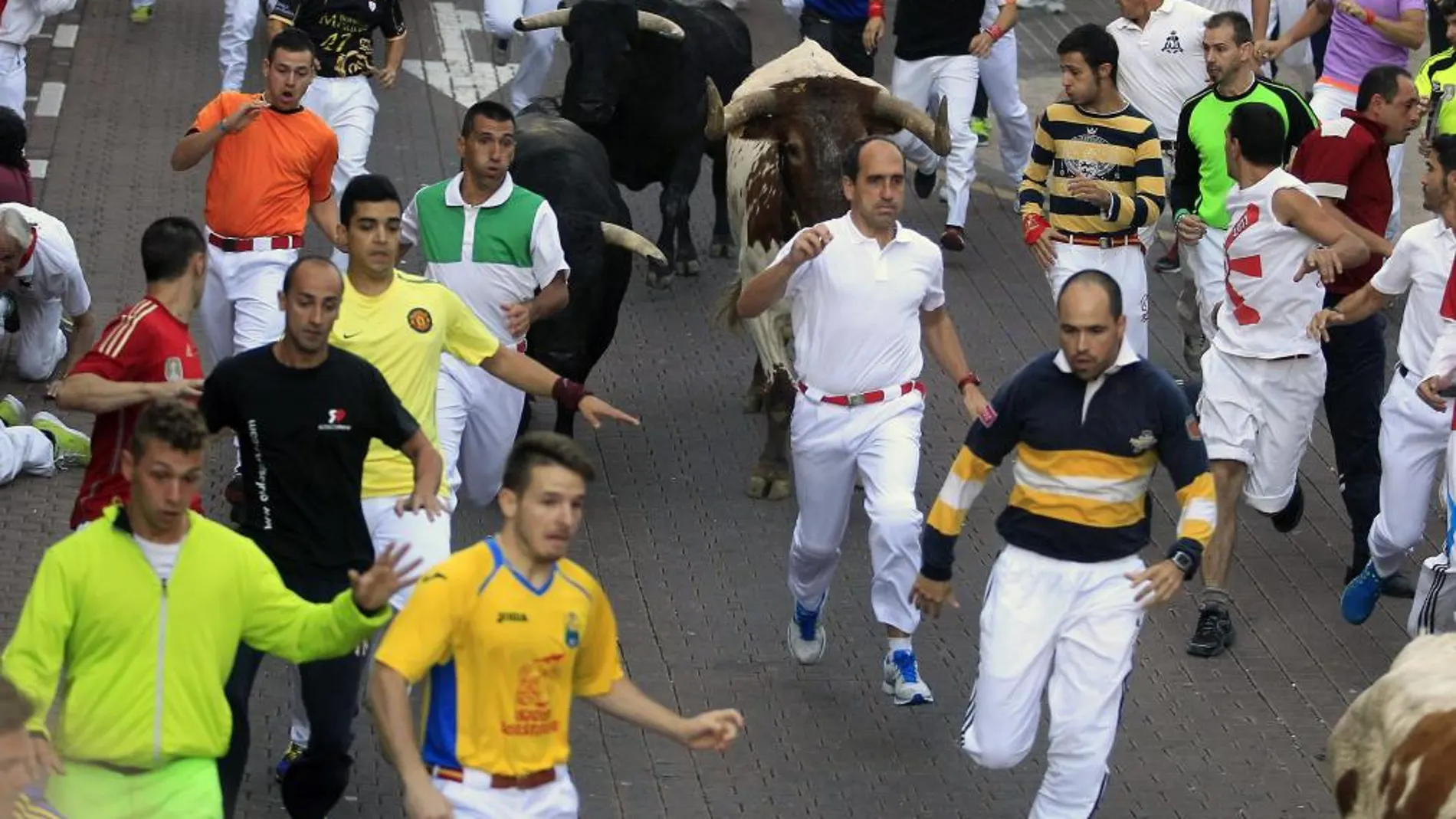 Catorce heridos en el quinto encierro de Sanse