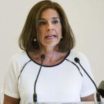 La alcaldesa de Madrid, Ana Botella, durante el anuncio a los medios de comunicación de no concurrir a las elecciones municipales del próximo año