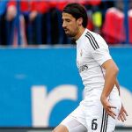 Khedira tuvo que marcharse del césped del Calderón en el minuto 56