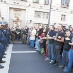 Los «antibolonia» topan con la Policía